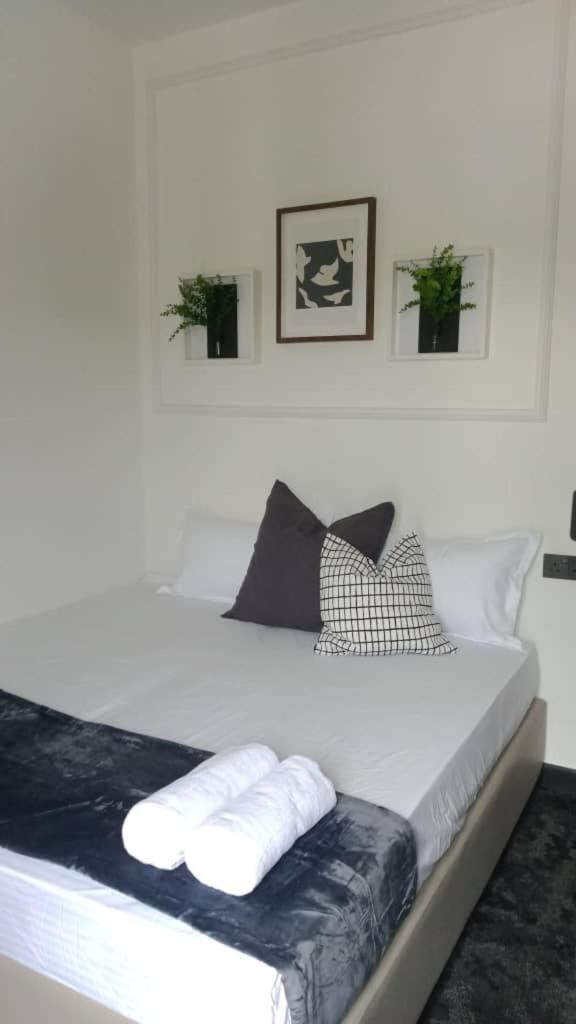 545 Residences - Extended Property-- Min 6 Nights