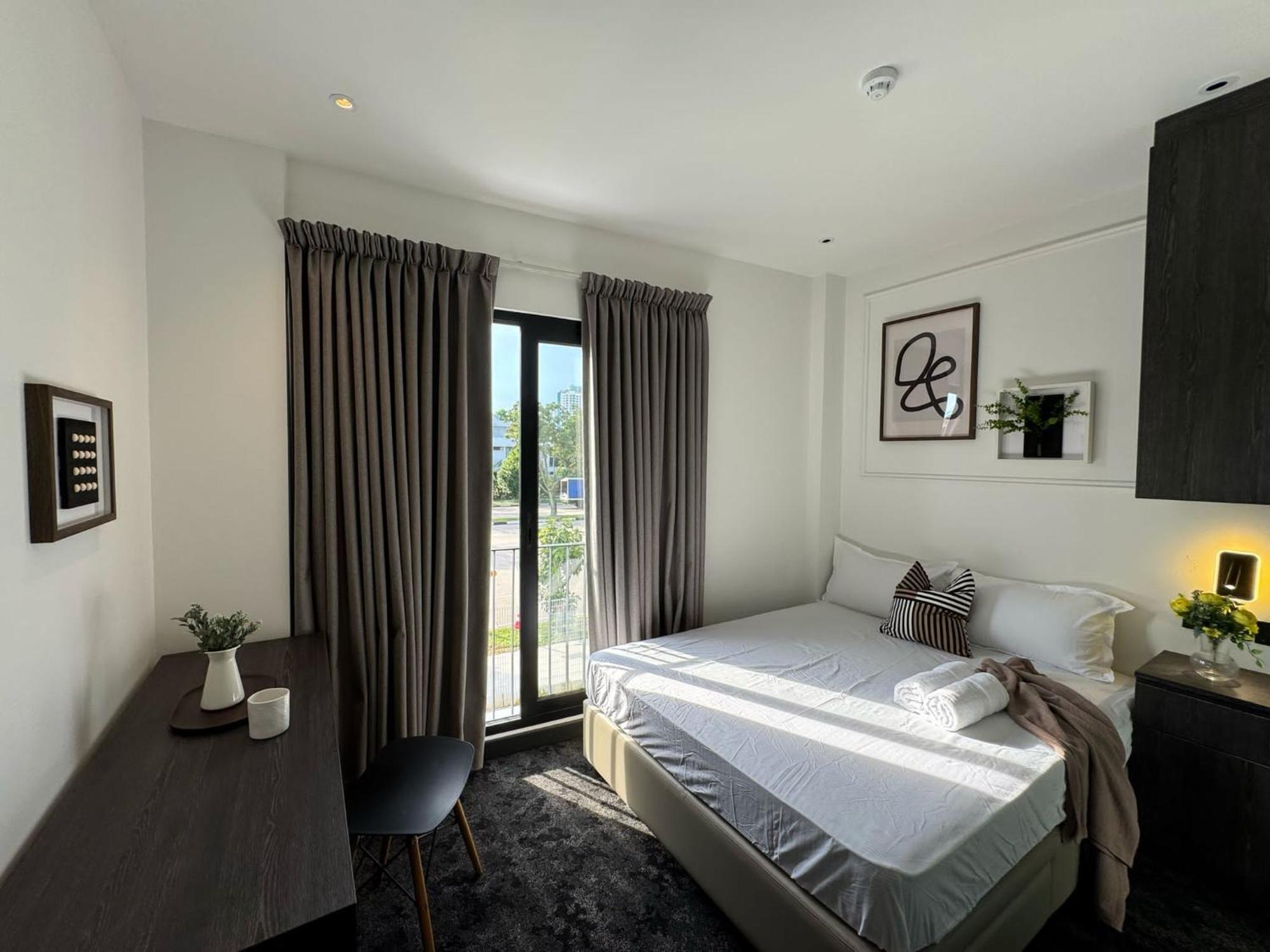 Khách sạn 545 Residences - Extended Property-- Min 6 Nights