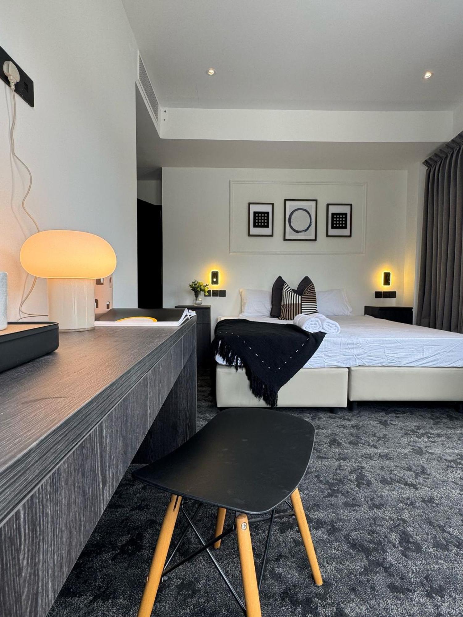 Khách sạn 545 Residences - Extended Property-- Min 6 Nights 3*